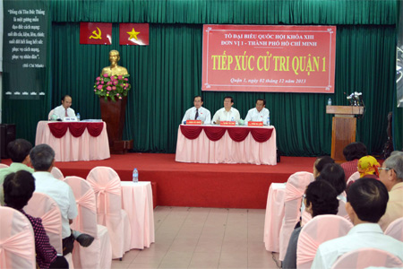 ປະທານປະເທດ ເຈືອງເຕີນຊາງ ພົບປະກັບຜູ້ມີສິດເລືອກຕັ້ງນະຄອນໂຮ່ຈິມິນ